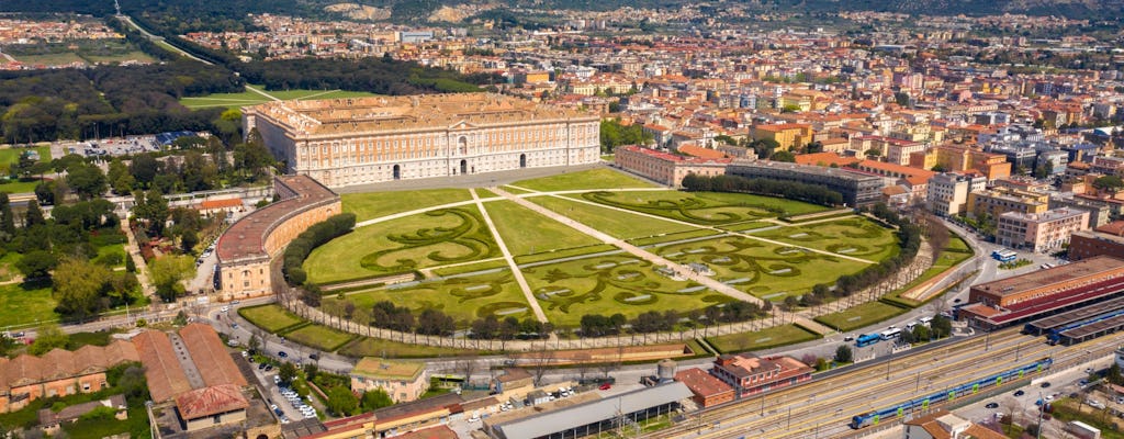 Tour particular ao Palácio Real de Caserta com ônibus para o Jardim Inglês