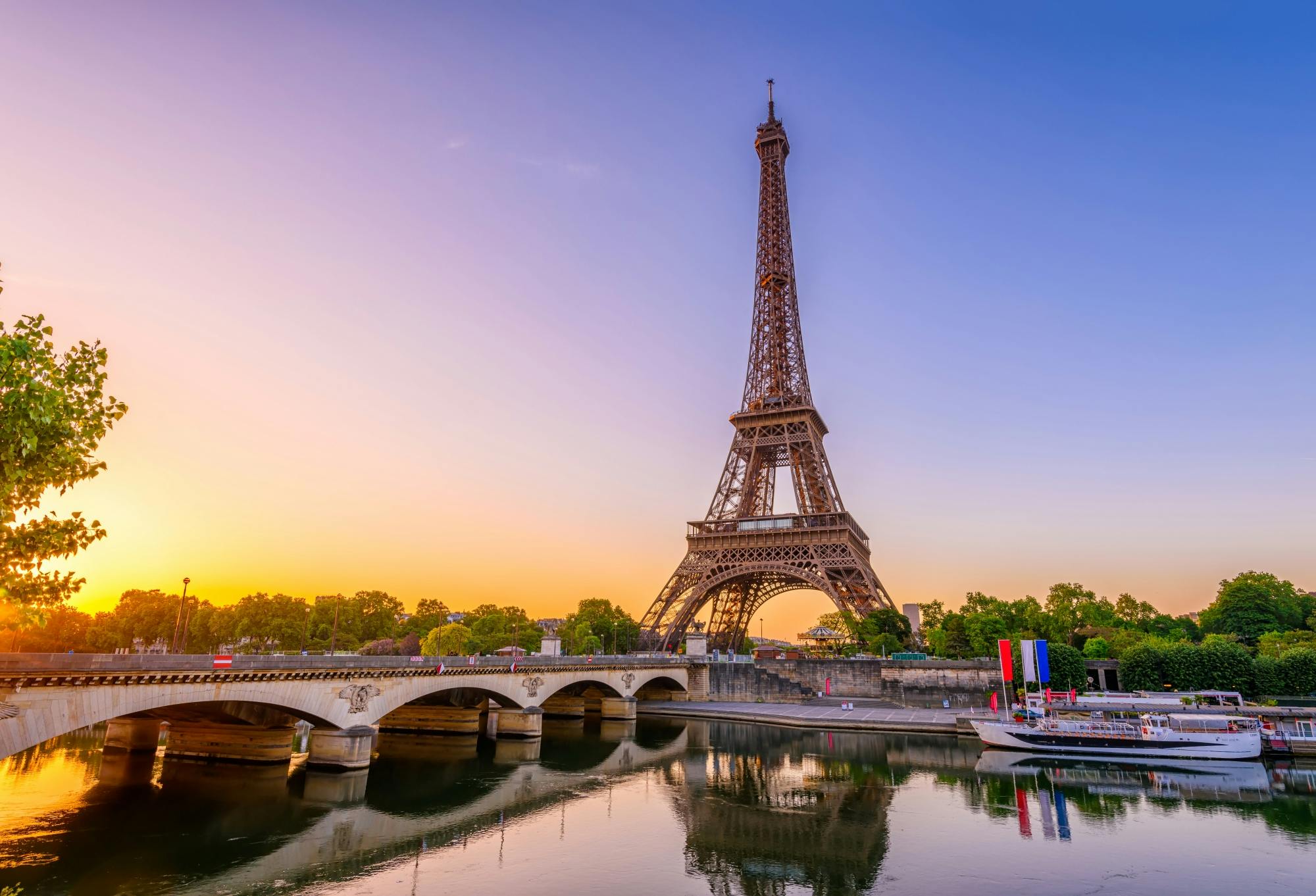 Excursão ferroviária em Paris saindo de Londres com ônibus turístico