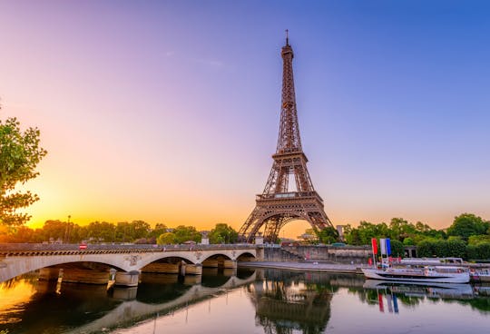 Paris Rail Tour from London with Sightseeing Bus