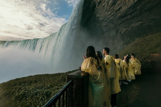 Niagara Falls: wandeltocht en ticket voor reis achter de watervallen