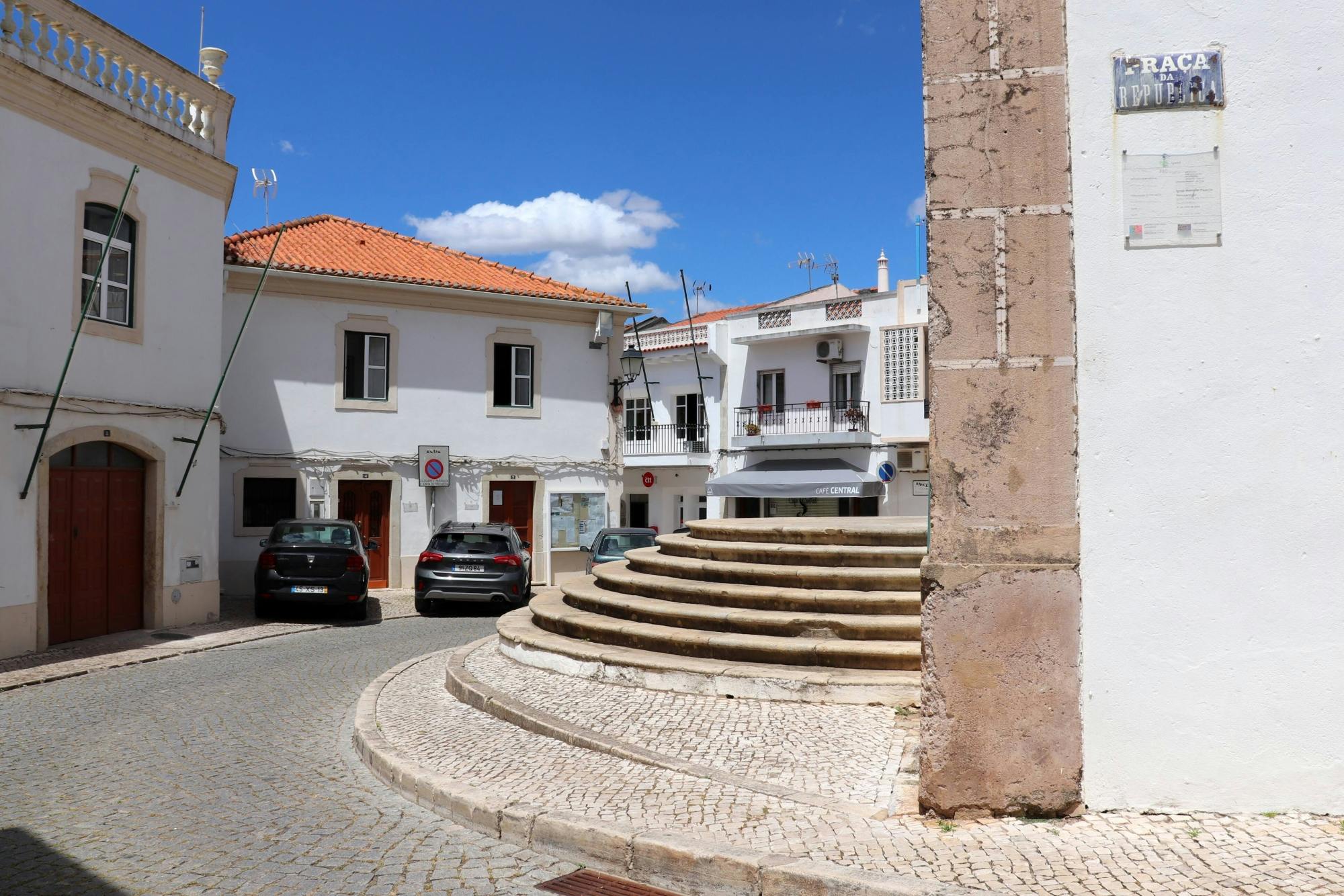 Passeio de 4x4 Open-Top no Algarve com vinícola e pontos turísticos