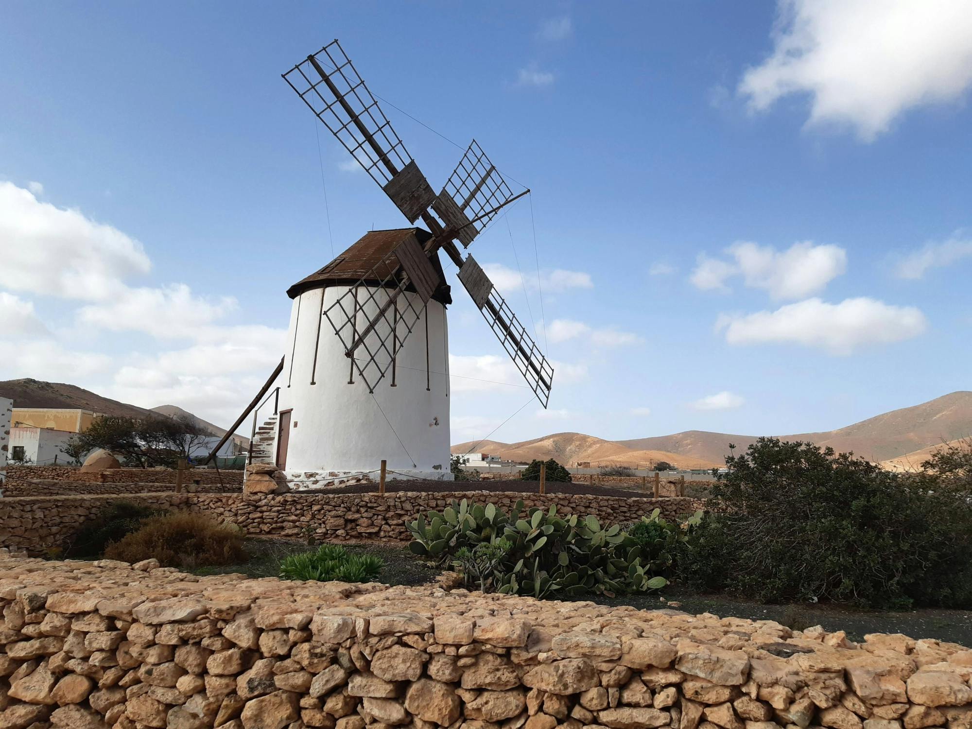 Fuerteventura 4x4 Tour with Lobos Island Catamaran Trip