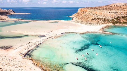 Het eiland Gramvousa en de lagune van Balos vanuit Plakias