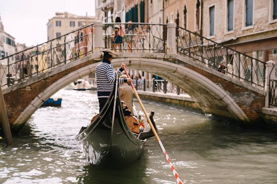 Tour privato in gondola a Venezia fuori dai percorsi battuti