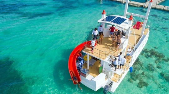 Festa in catamarano per soli adulti a Punta Cana