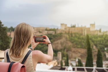 Альгамбра и Хенералифе можно индивидуальный тур