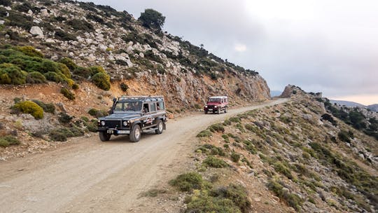 Offroad-udflugt i Kretas bjerge i firehjulstrækker og tavernafrokost