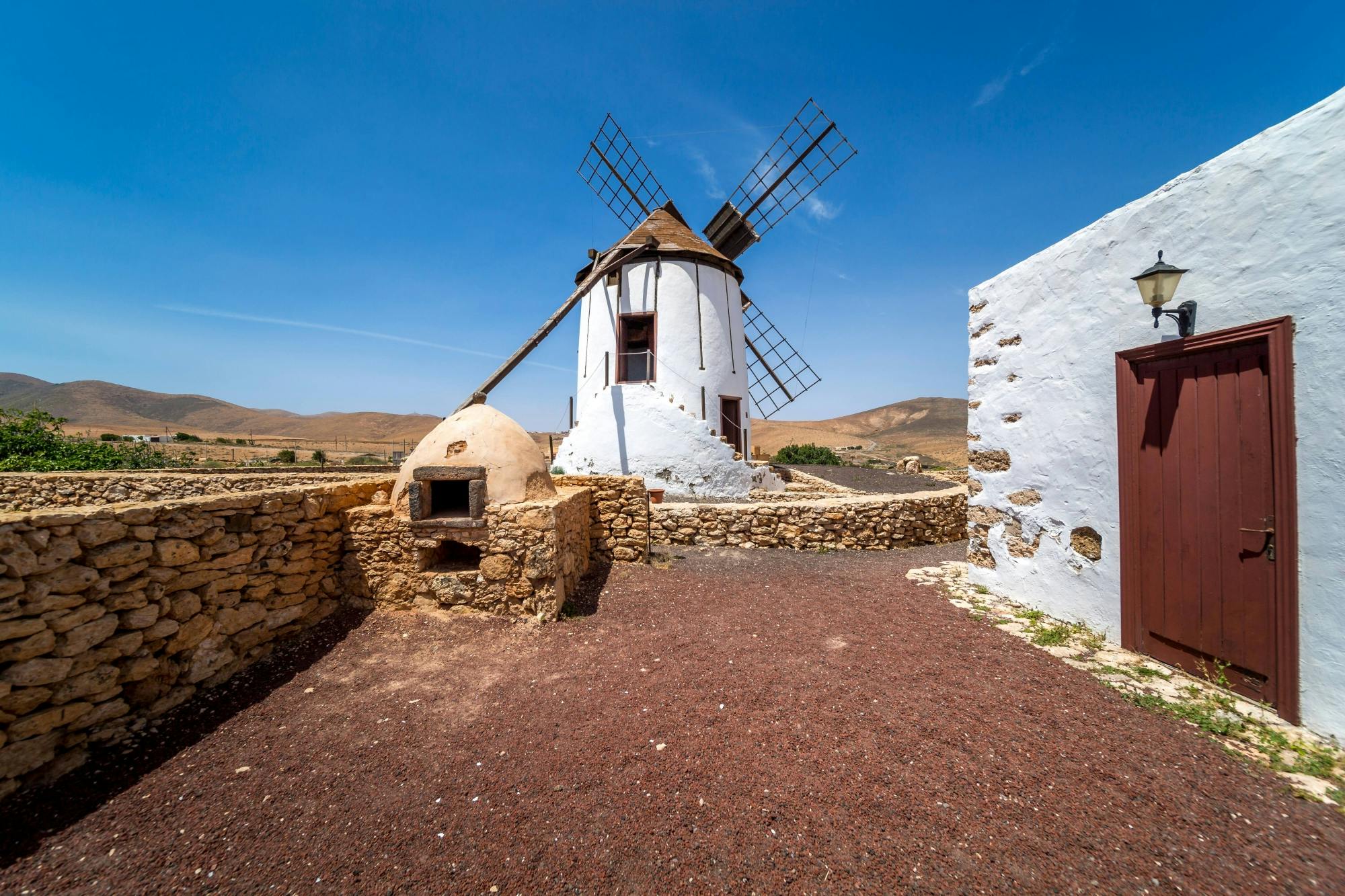 Fuerteventura Select Tour with Tapas and Wine