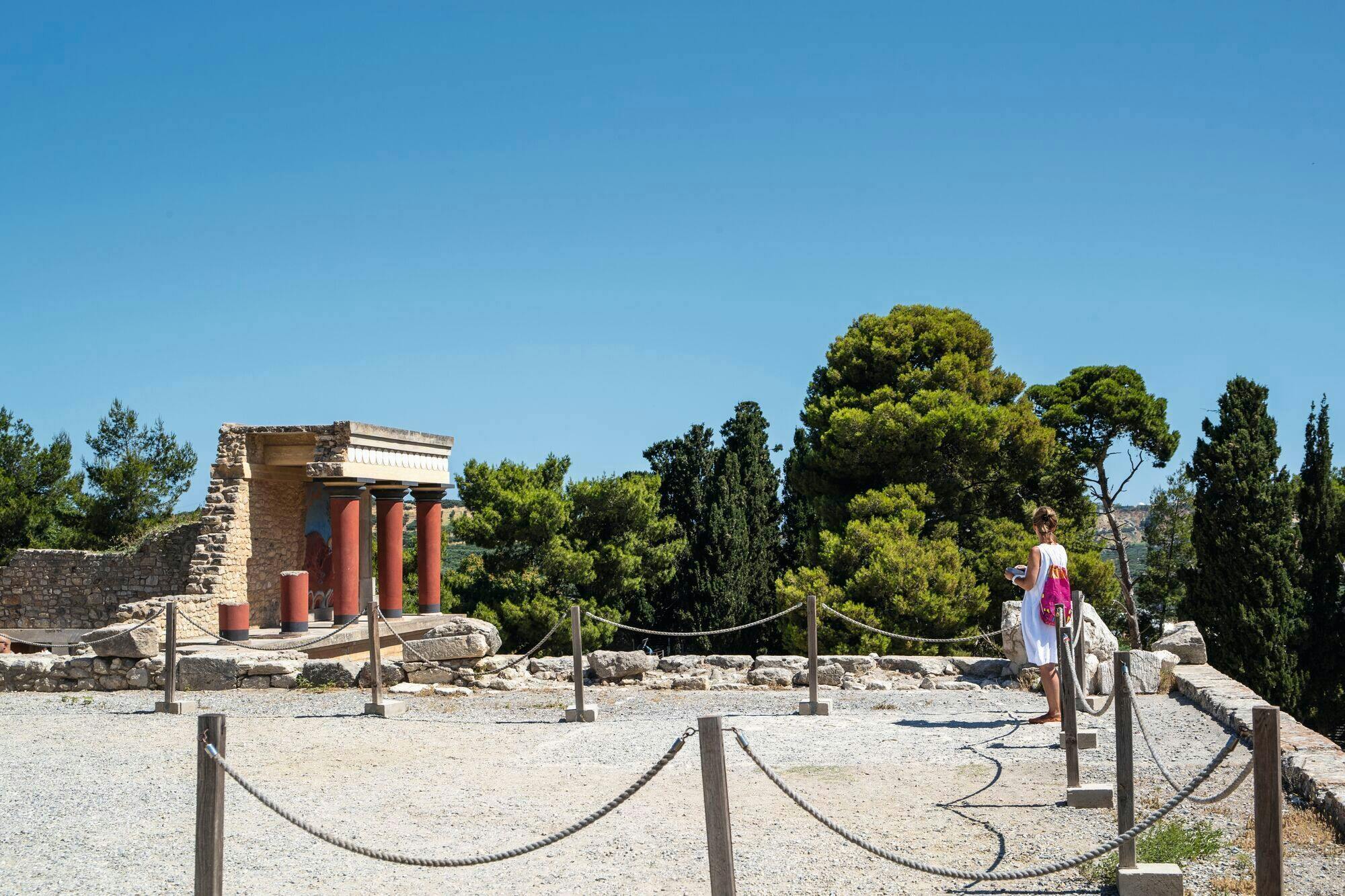 Palace of Knossos & Heraklion Small Group Tour