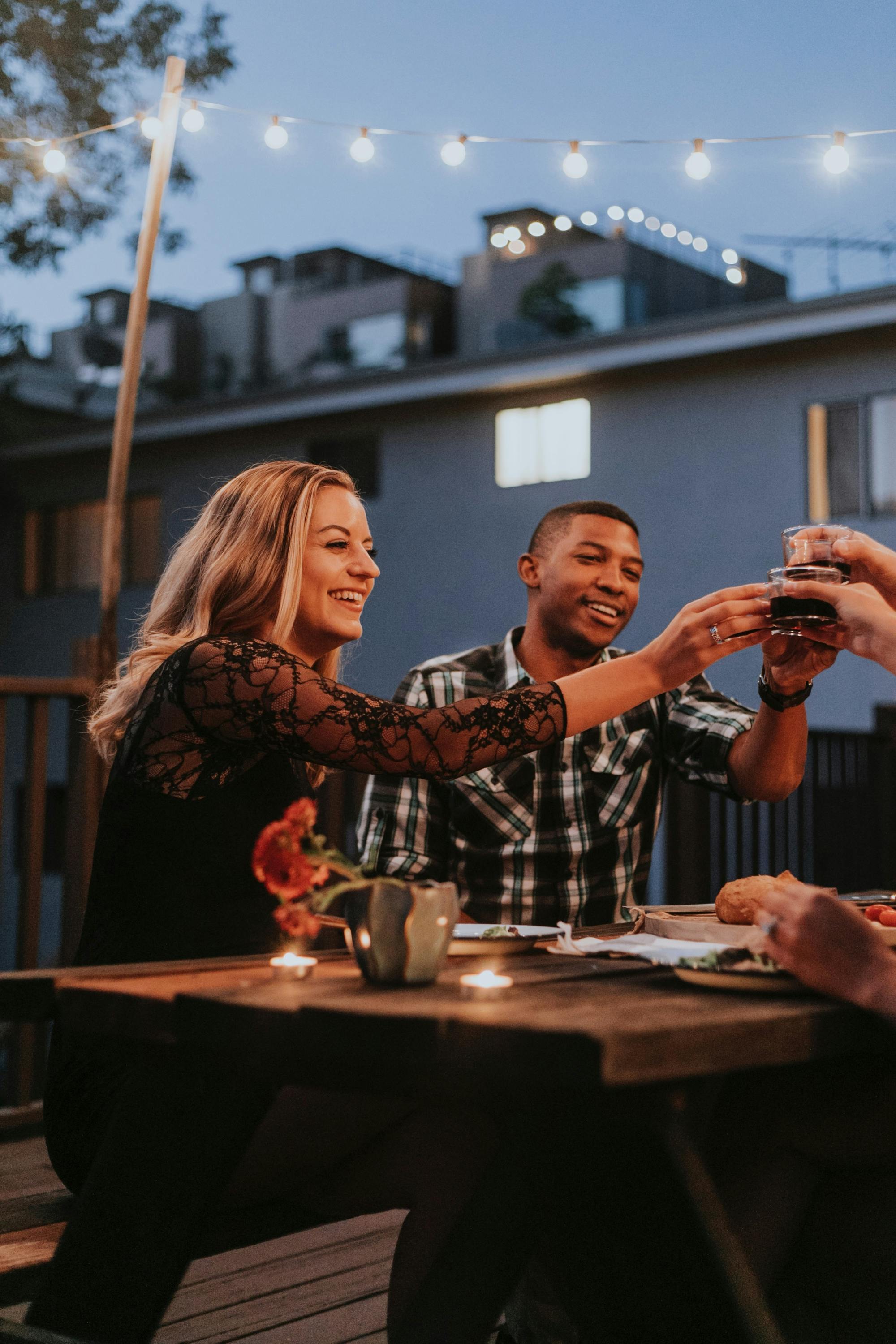 Assapora la passeggiata gastronomica serale e la cena ad Atene con un ospite locale