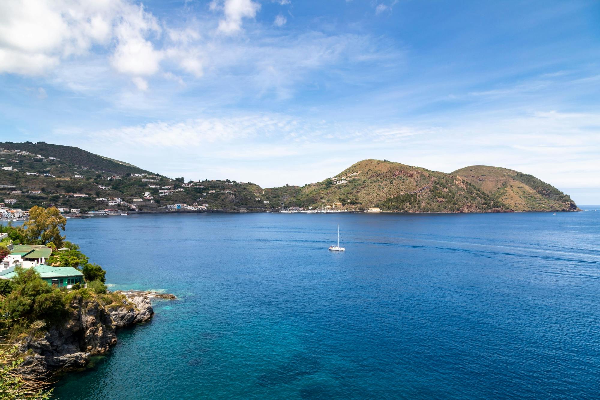 Lipari und Vulcano Bootstour ab Taormina