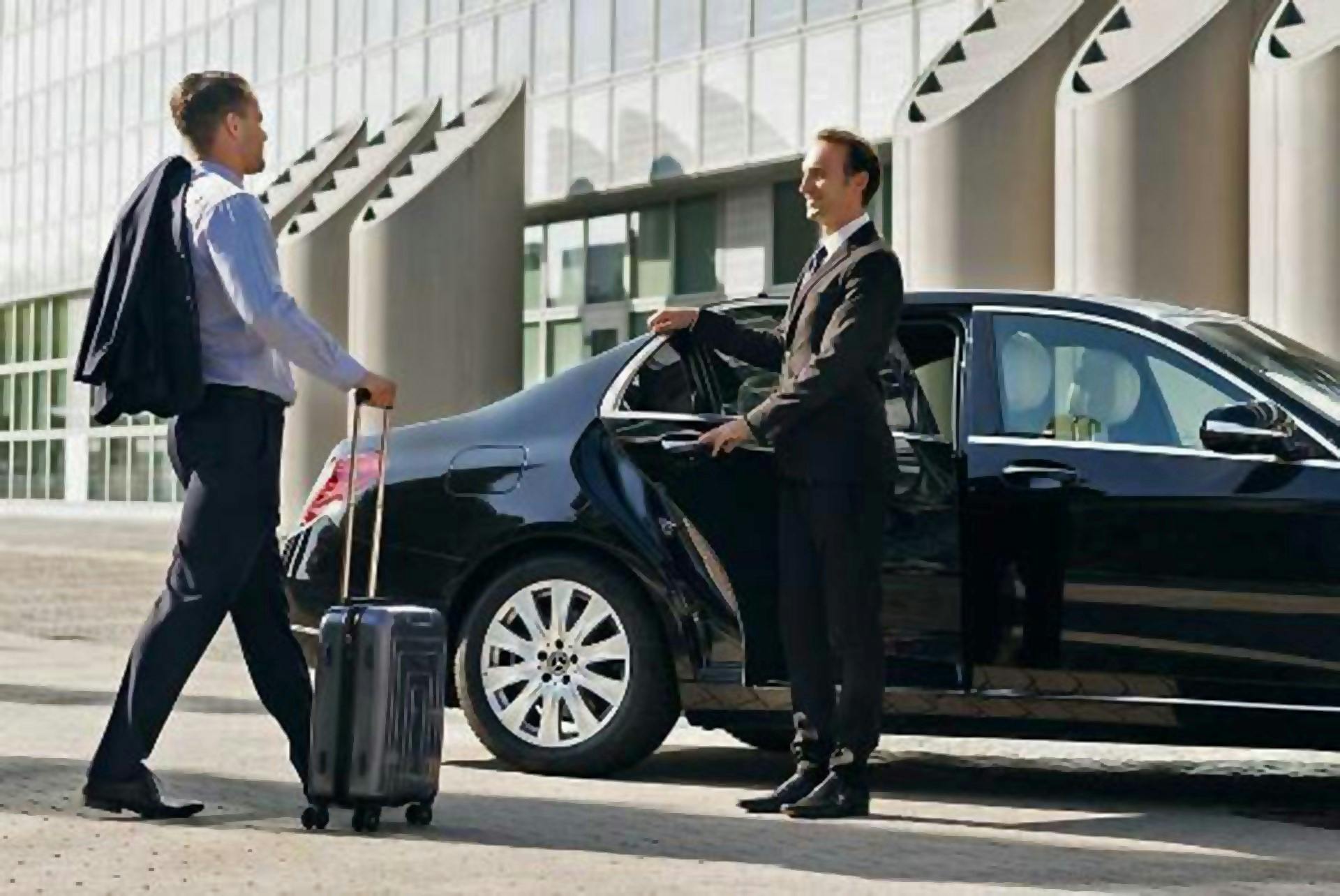 Private transfer from or to Marrakech Airport Within Marrakech Hotels