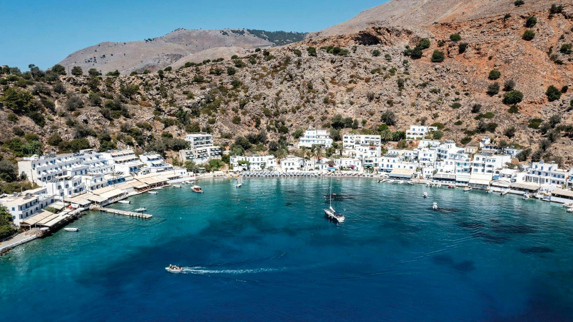 Visita al pueblo de Loutro con almuerzo típico cretense