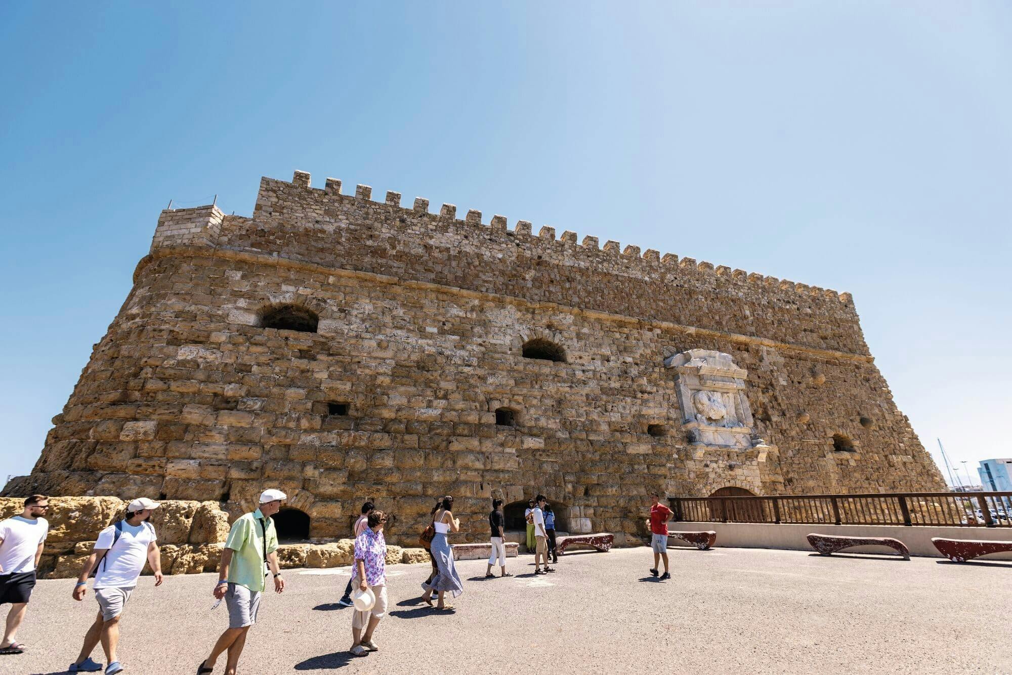 Private Guided Tour with Knossos Palace & Heraklion