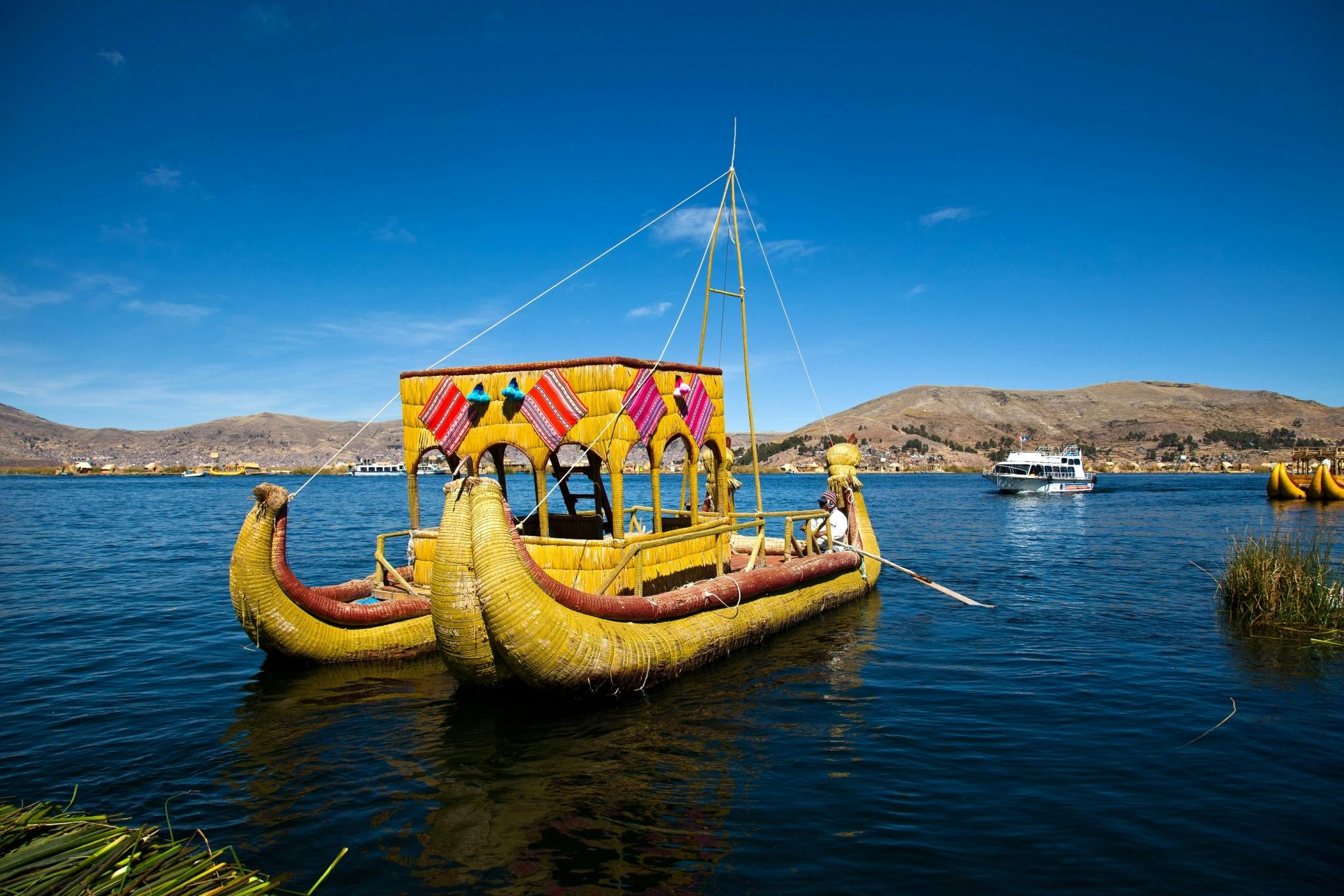 Tour di un giorno intero alle isole lacustri di Uros e Taquile con pranzo