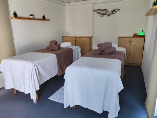 Aromatherapie-Massage für Paare auf Santorin