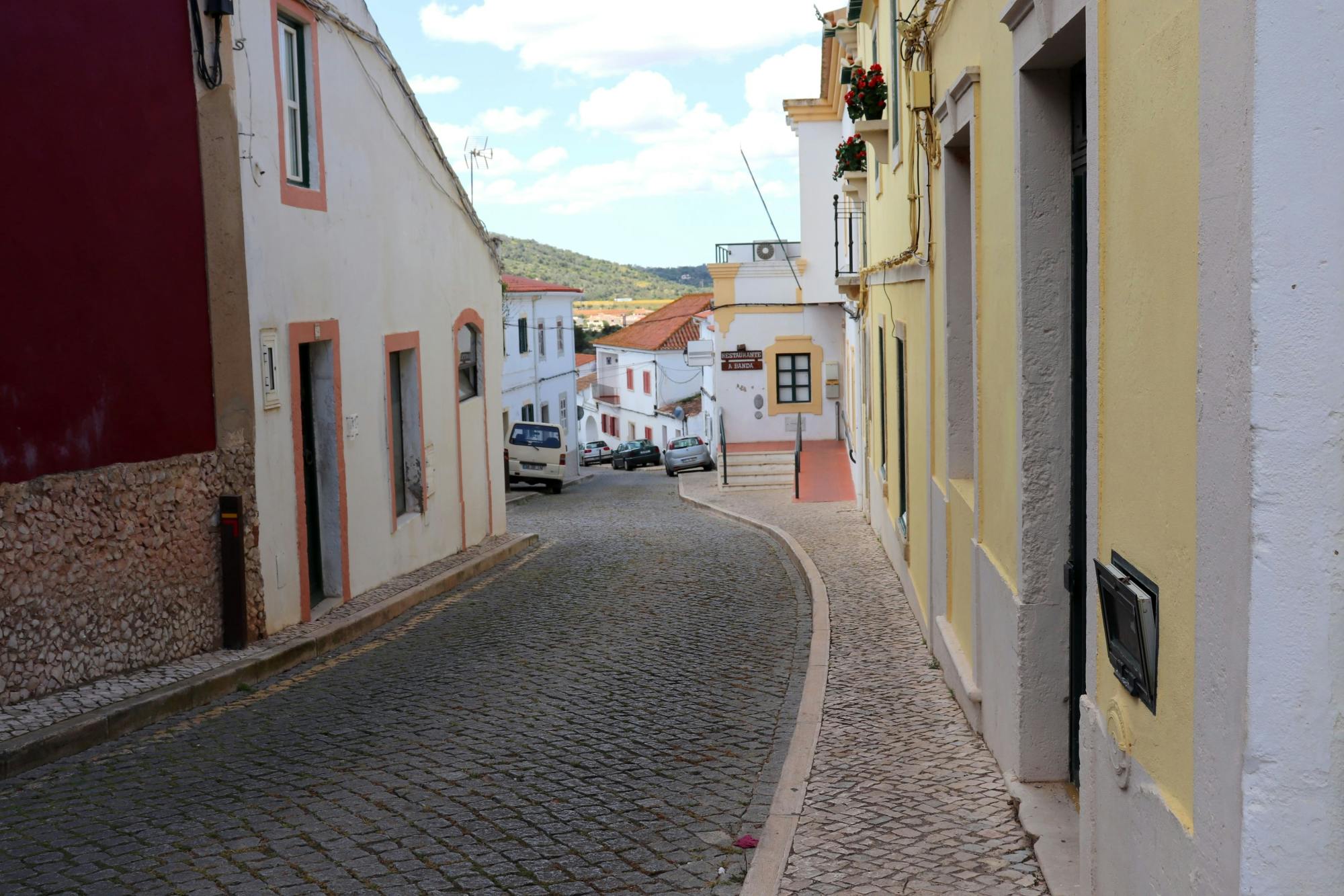 Algarve Open-Top 4x4 Tour with Winery and Landmarks