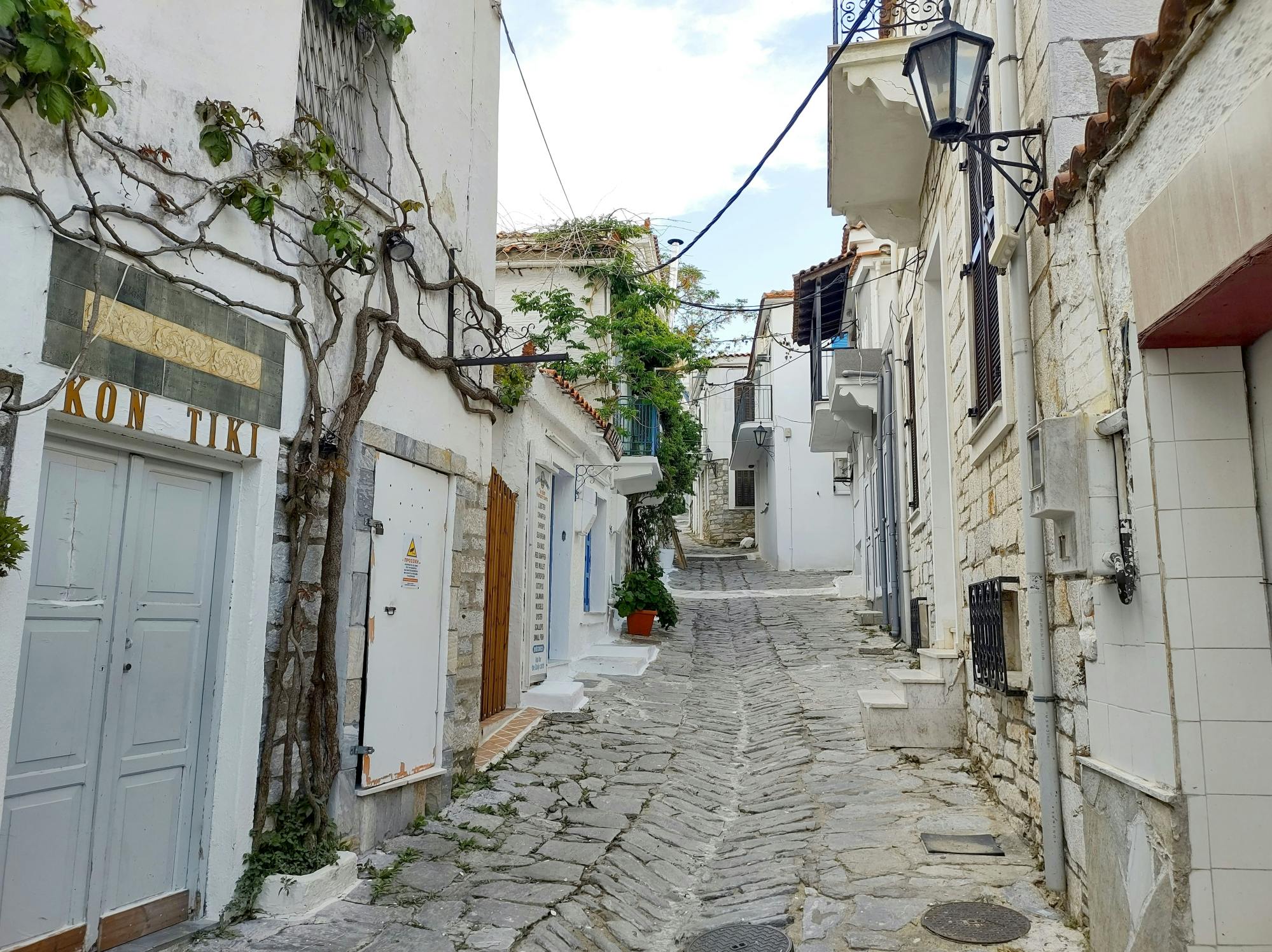 Skiathos Town Evening Tour with Local Liqueur Tasting