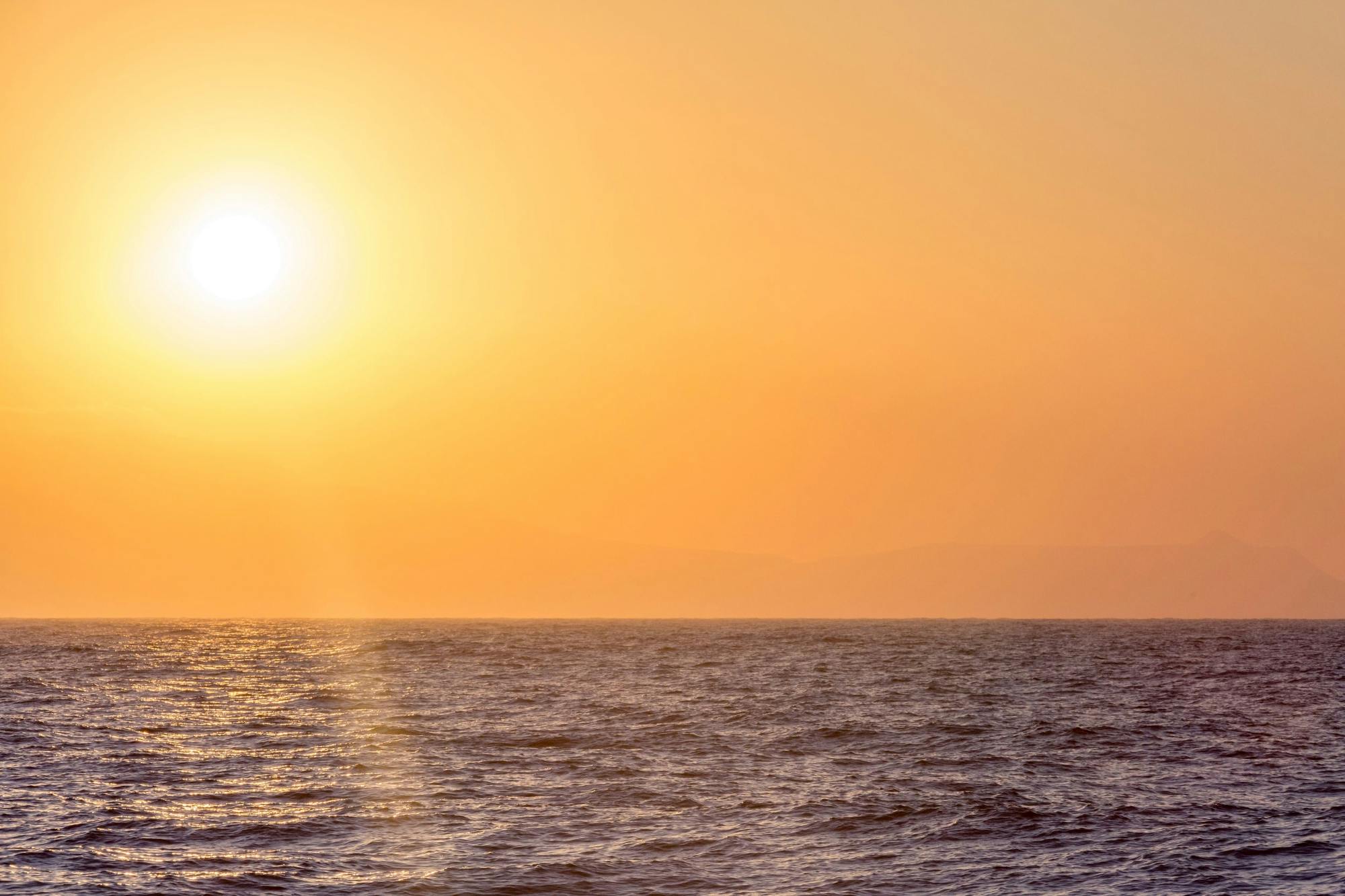 Bootsfahrt bei Sonnenuntergang in der Bucht von Kefalos