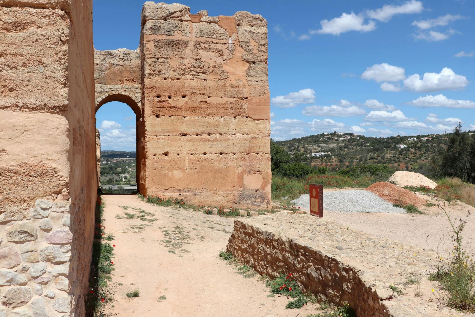 Algarve Open-Top 4x4 Tour with Winery and Landmarks