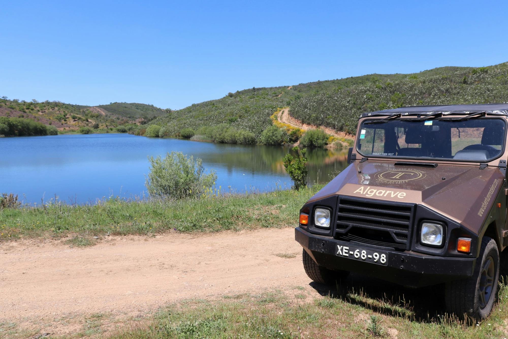 Serra do Caldeirão im Geländewagen mit Badestopp