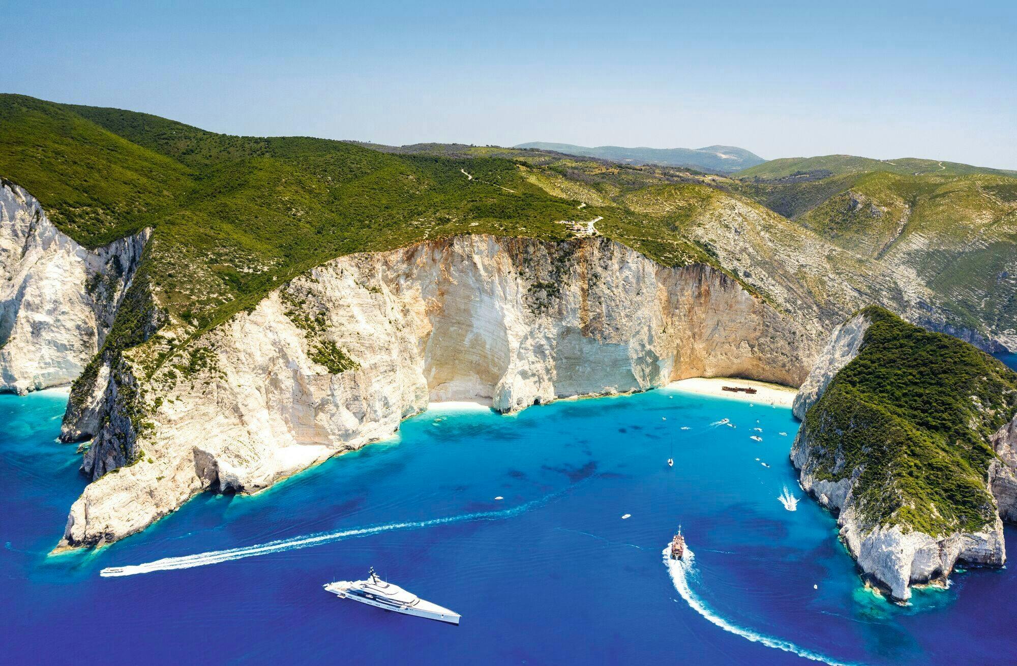 Cruzeiro de luxo em Zante, passando por várias praias