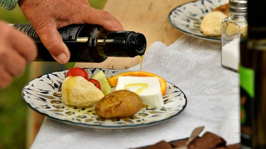 Visita a um lagar de azeite com degustação de azeite em Nuoro