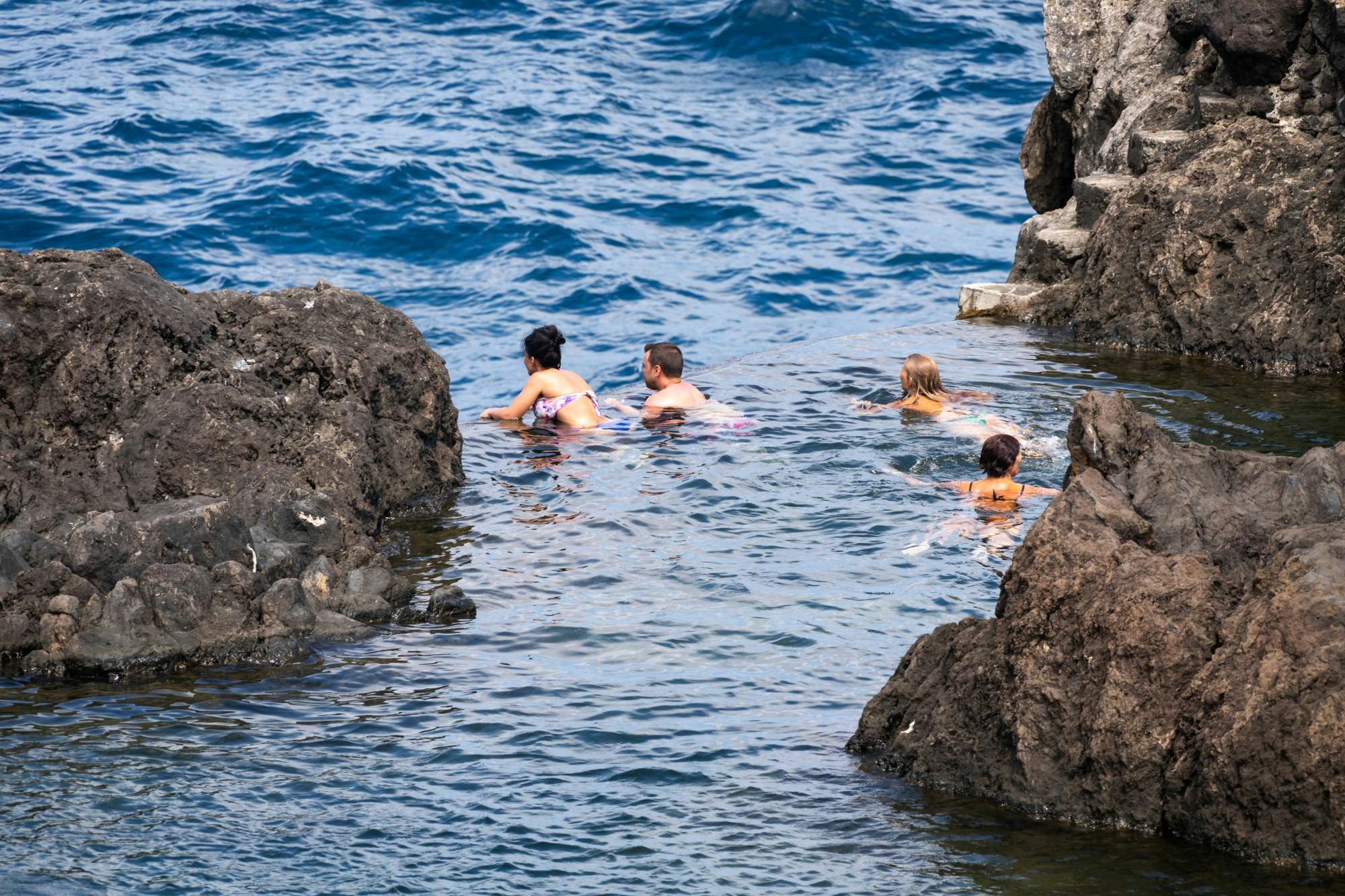 Deluxe Western Madeira Tour with Cabo Girão and Lunch