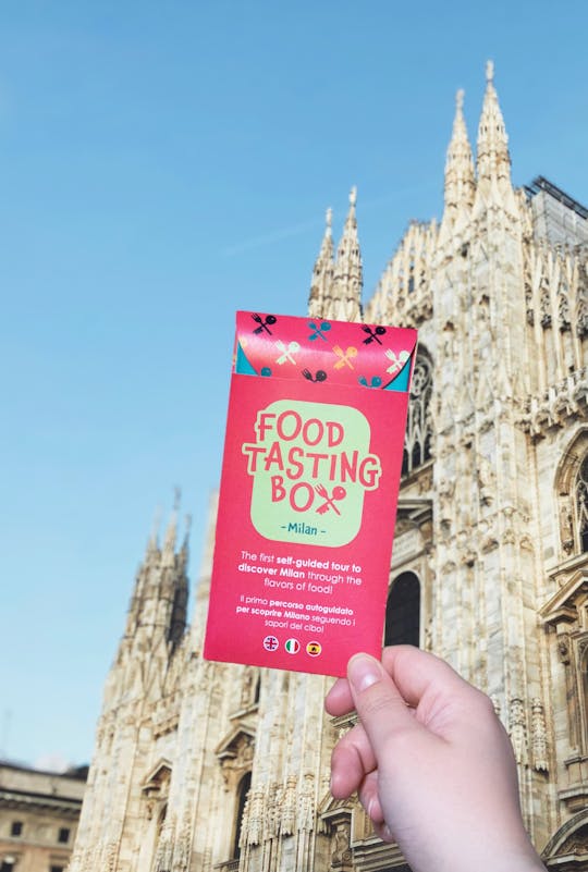 Tour autoguidato del Food Tasting Box di Milano