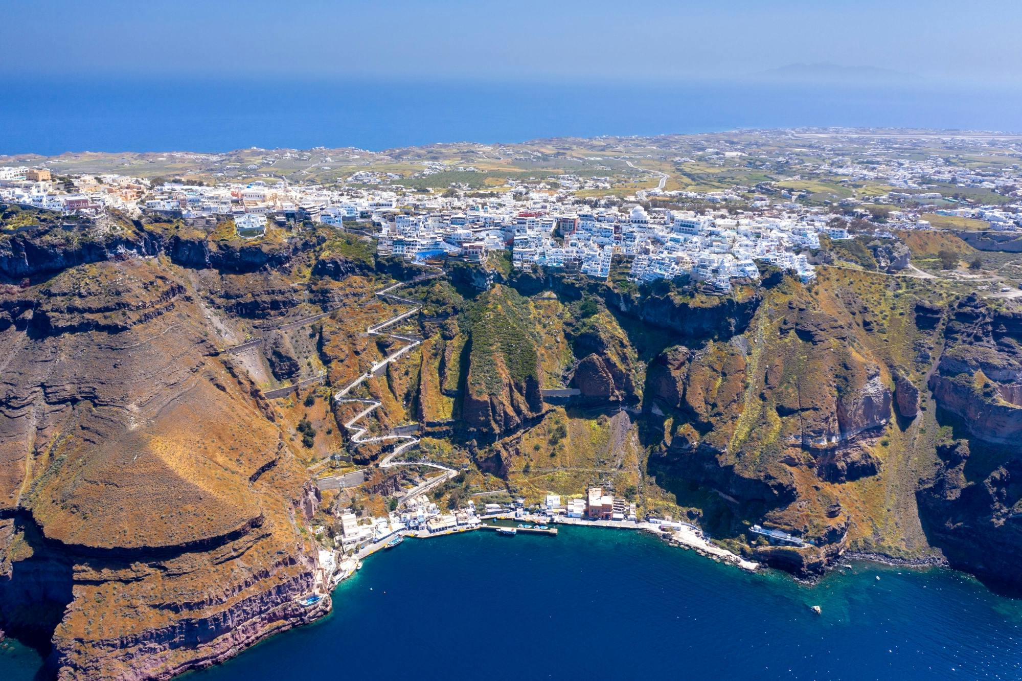 Tour a piedi di Santorini sulle scogliere della Caldera e degustazione di birra