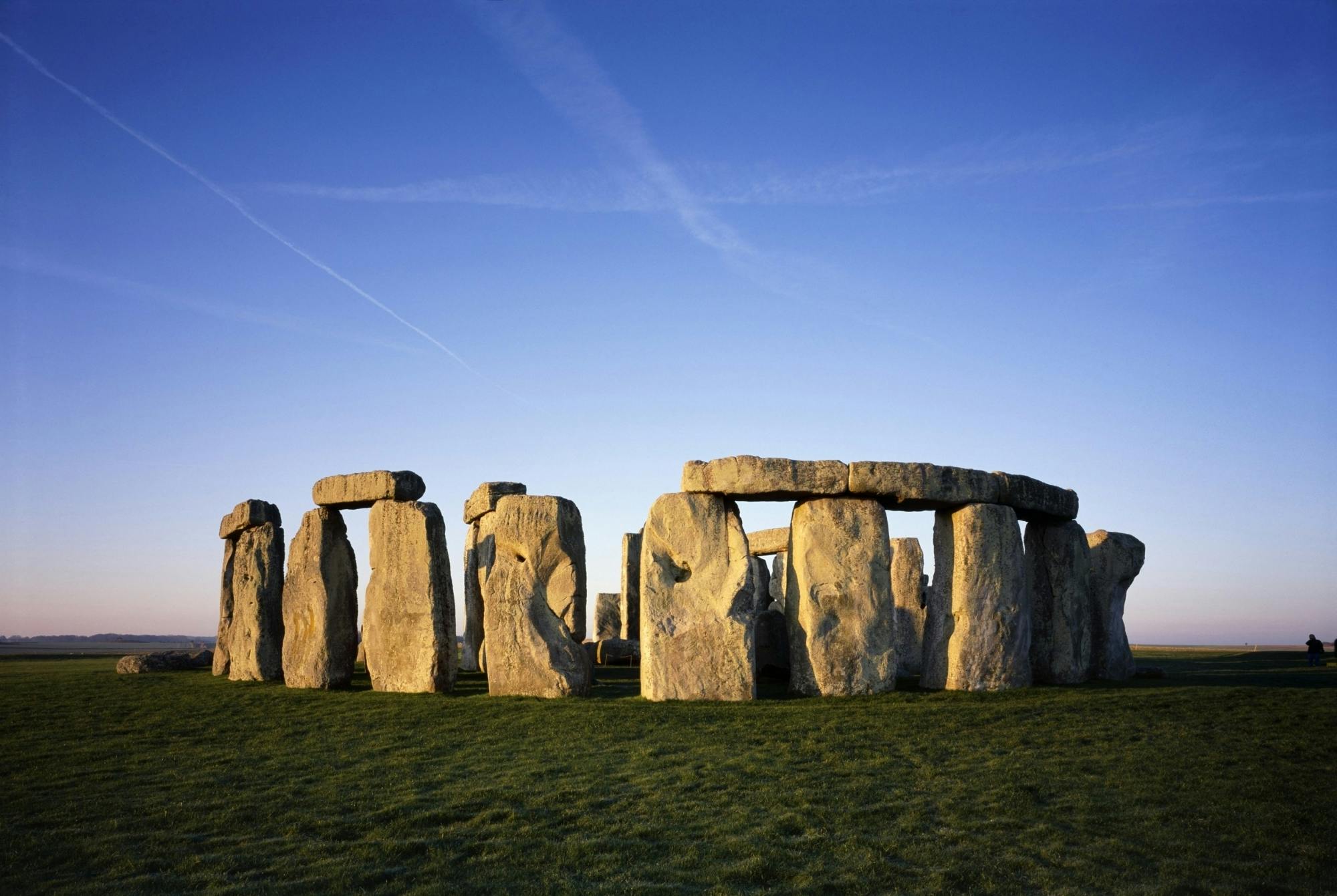 Stonehenge and Windsor Castle Tour with Entry Ticket