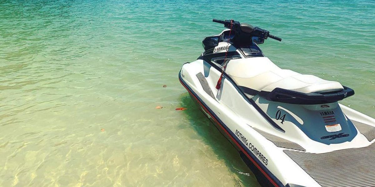 Jetski en bananenboot of 30 minuten kajakken bij Paradise 101