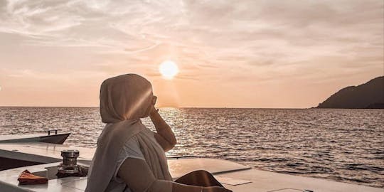Bootsfahrt bei Sonnenuntergang und Bananenboot oder 30-minütige Kajakfahrt im Paradise 101