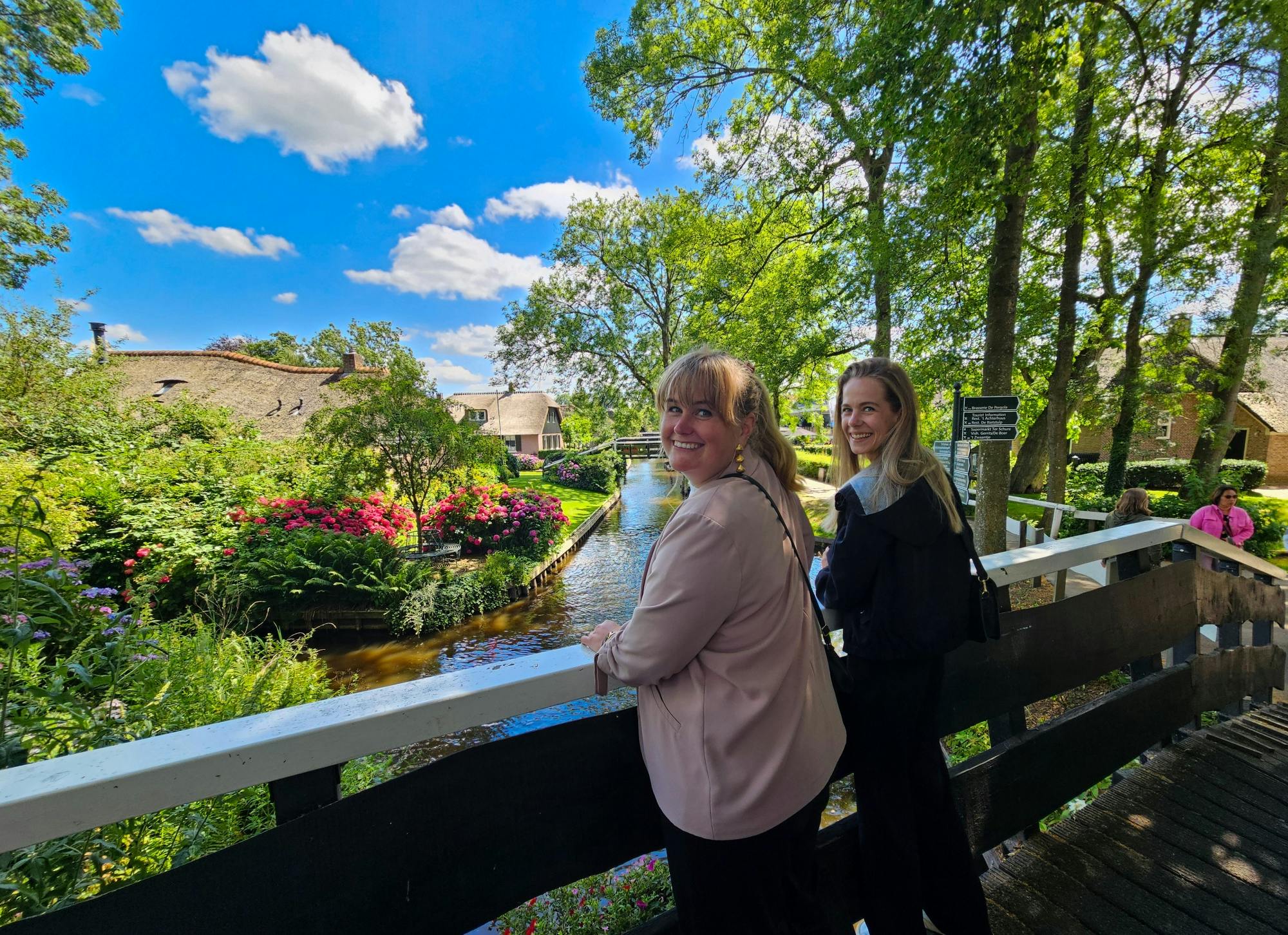 Rondleiding door Giethoorn met rondvaart en kaasplateau vanuit Amsterdam