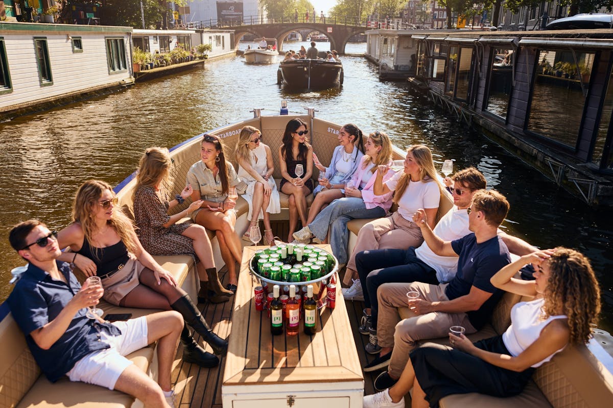 Rondvaart door de Amsterdamse grachten met onbeperkt drankjes