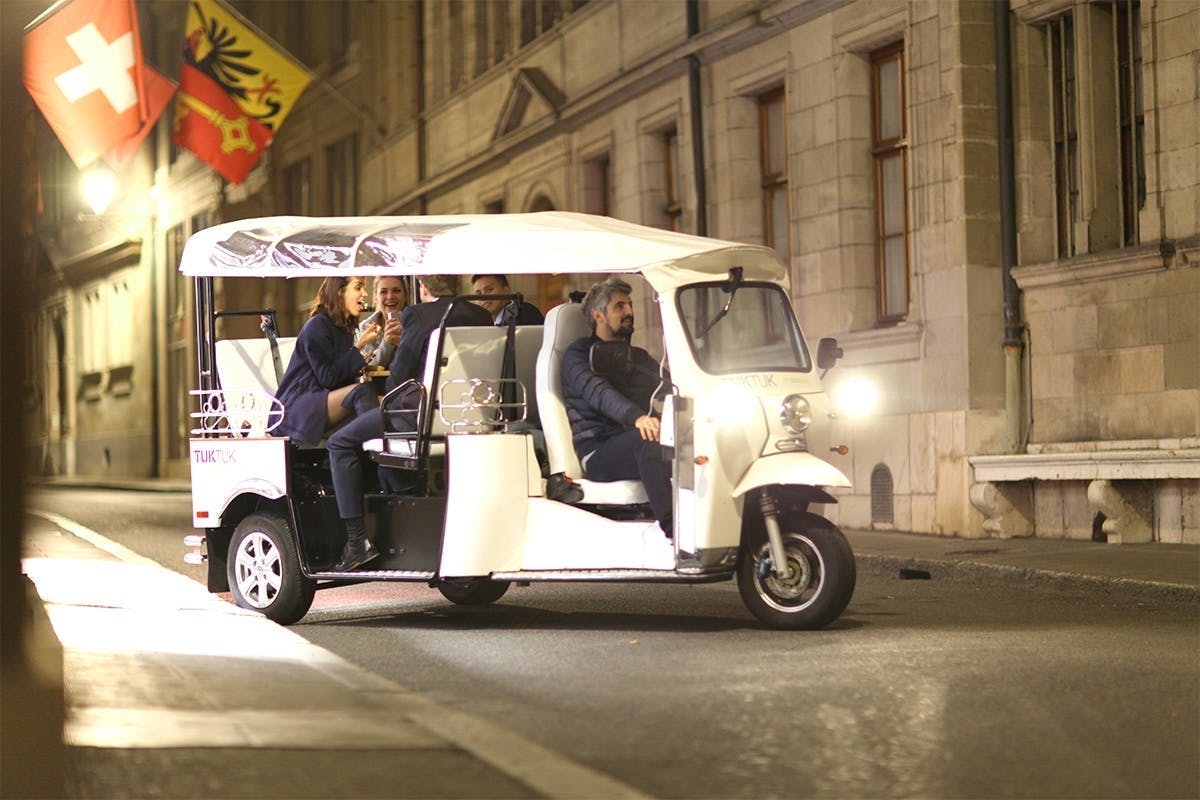 Tour Privado de Tuk Tuk com Degustação de Fondue em Genebra