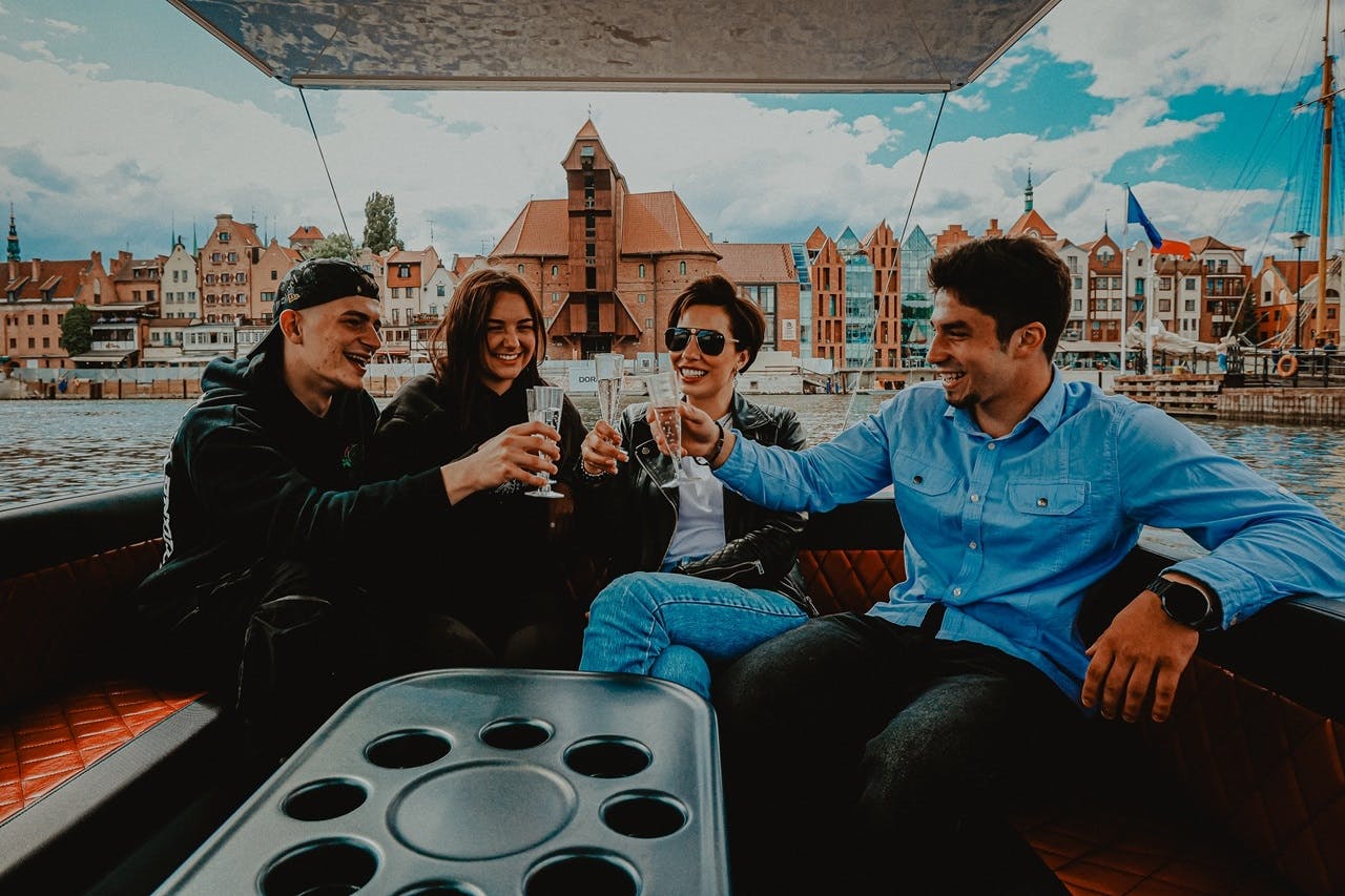 Crucero privado en barco eléctrico por el casco antiguo de Gdańsk