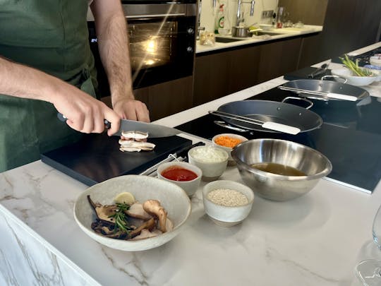 Masterclass di cucina oltre la paella con uno chef locale a Barcellona