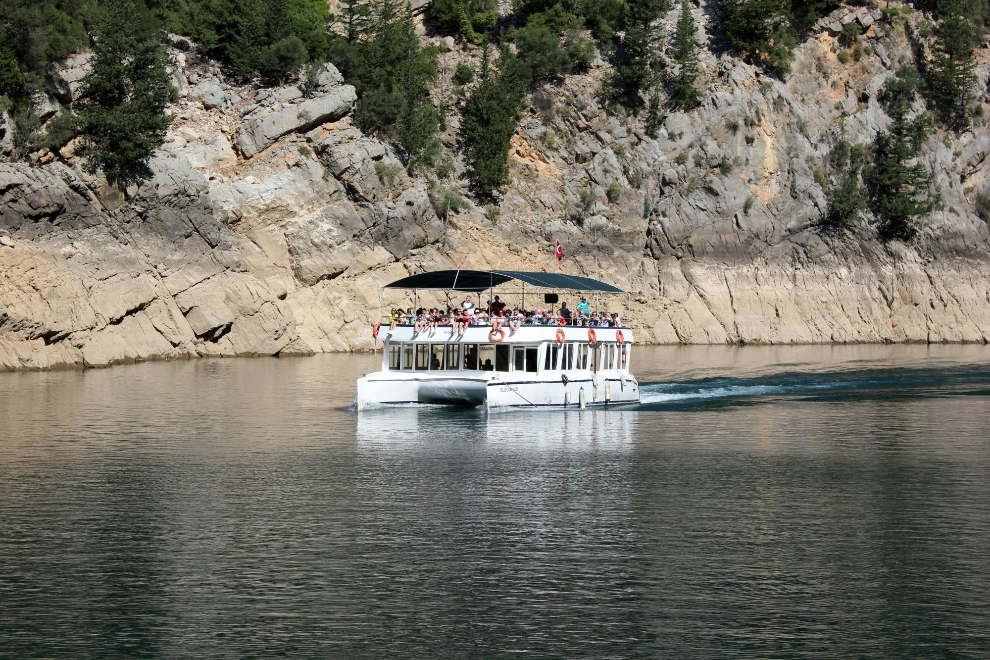 Green Canyon Boat Cruise with Lunch and Orange Grove Visit