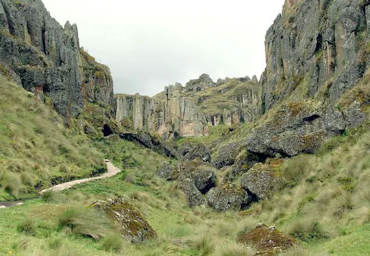 Guided tour to Cumbemayo the stone forest