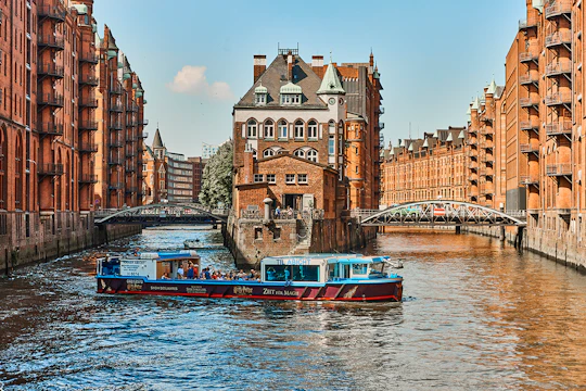 2-Hour Hamburg Port Cruise with Live Commentary