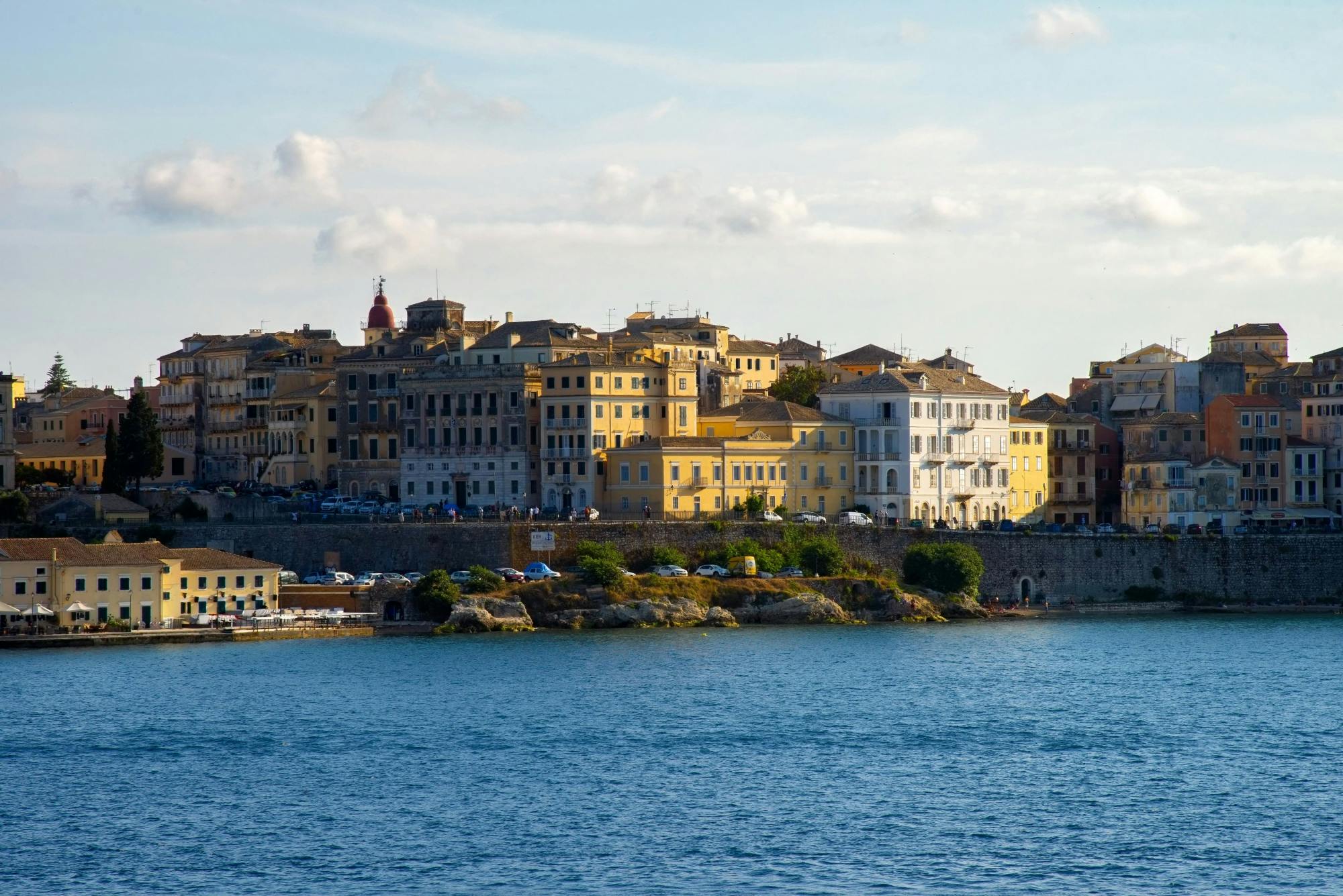 Corfu Stadstour en Baai Boottocht met Diner in een Taverne