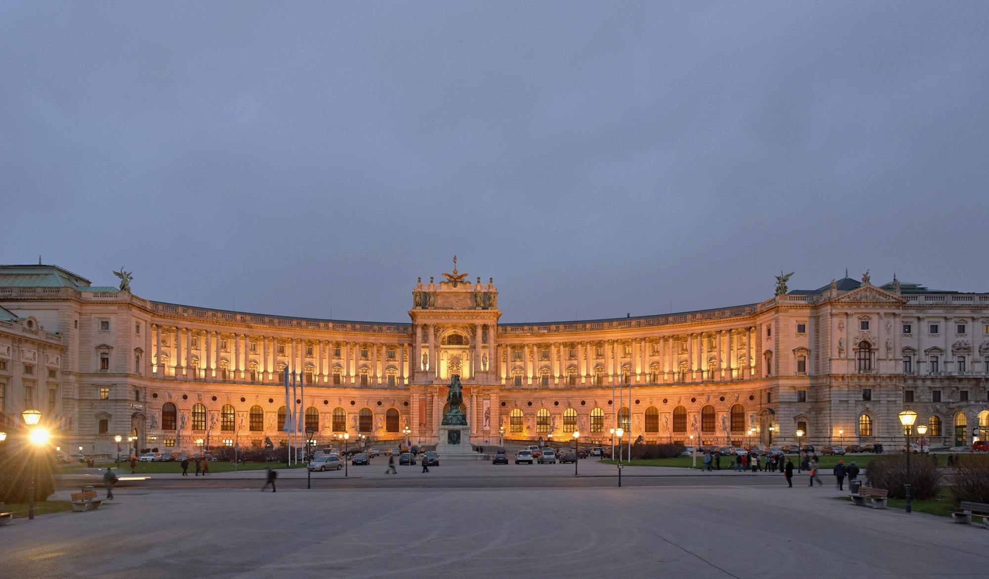 Bilet łączony do skarbca cesarskiego i nowego pałacu Hofburg z wycieczką audio