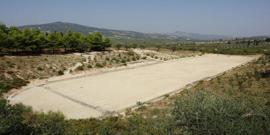 Experiencia de cata de vinos en Nemea Tour