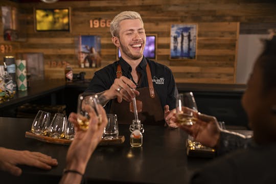 Rundvisning og blending-oplevelse på Irish Whiskey Museum