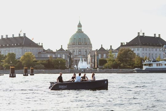 Aluguel de barco de duas horas em Copenhague e Ilhas Brygge