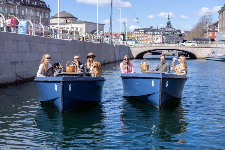 Alquiler de barco de una hora en Copenhague e islas Brygge