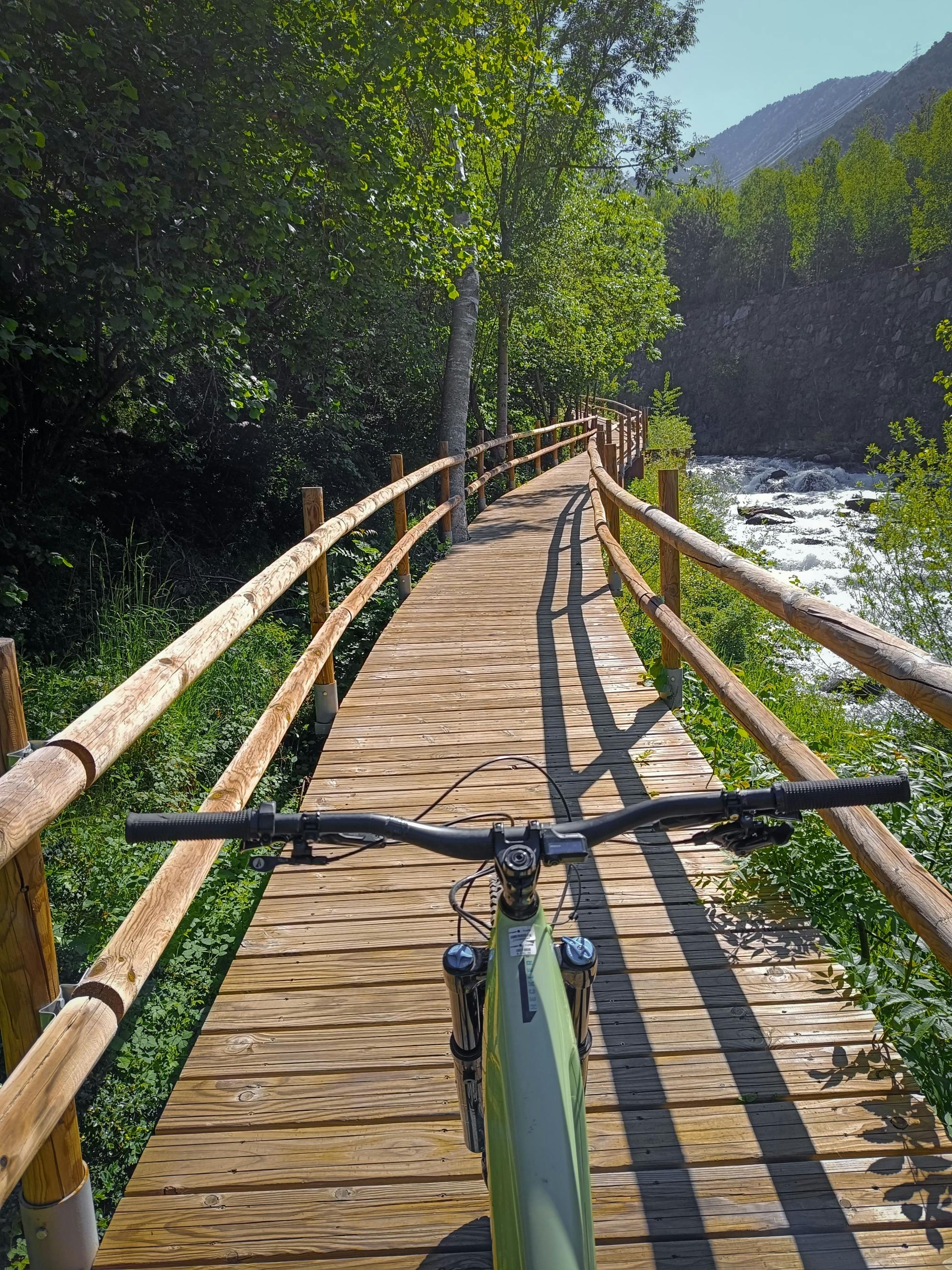 Guided E-Bike excursions in the Andorran Mountains