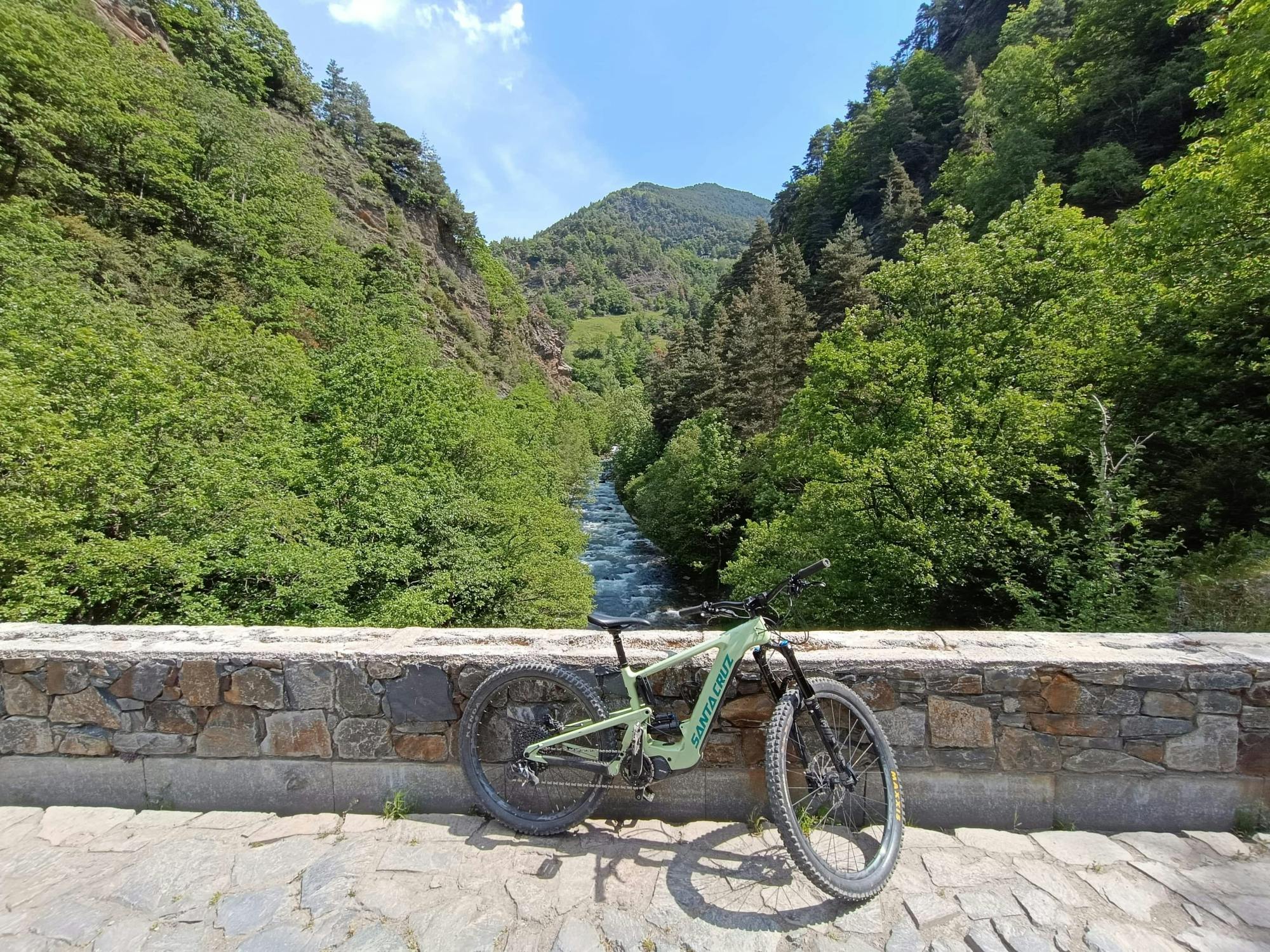 Guided E-Bike excursions in the Andorran Mountains