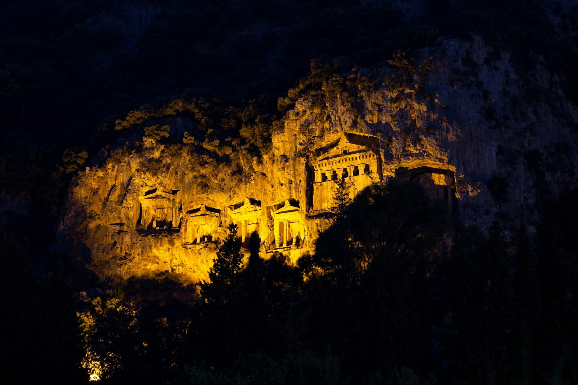 Dalyan am Abend Tour mit Abendessen und Bootsfahrt